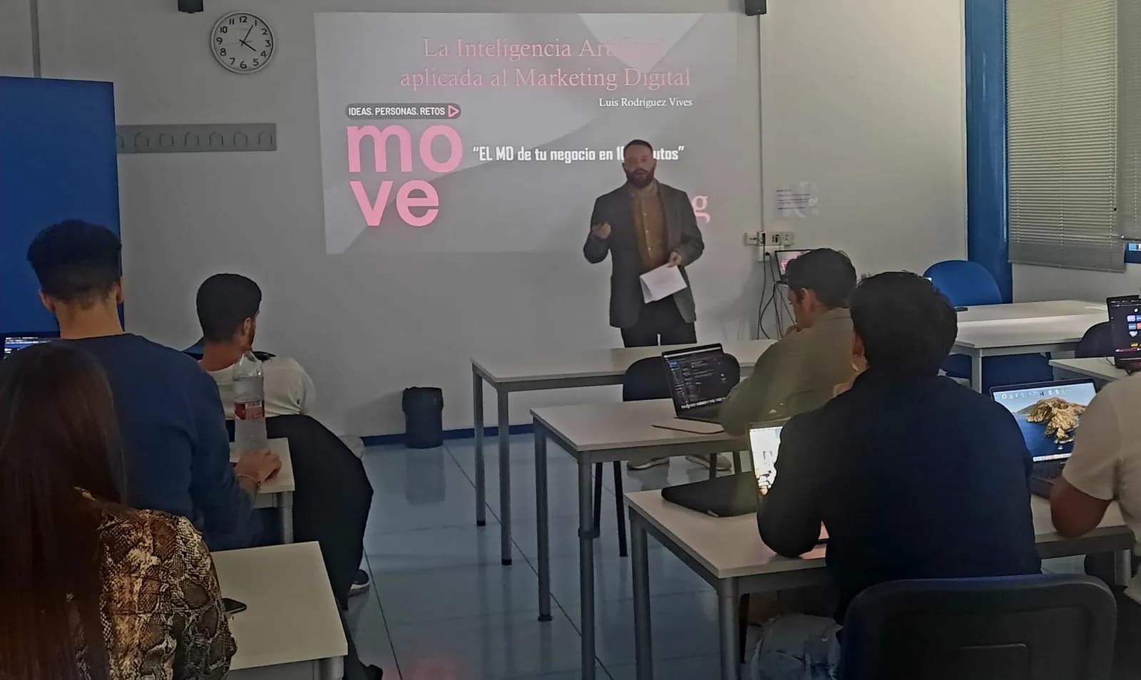 Taller de inteligencia artificial en Málaga - lrvives