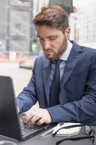 SEO para Abogados trabajando - Luiseo